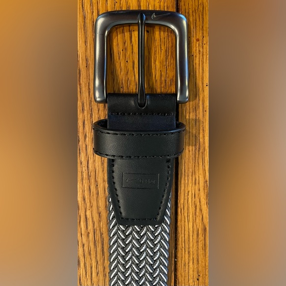 EUC Nike Men’s G Flex Stretch Woven Belt, grey multi,length 38 X 1.5 inches - Picture 2 of 5